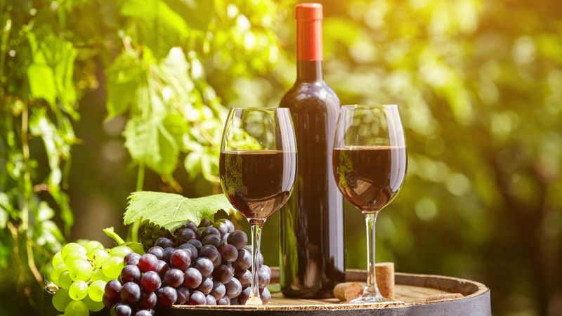 calici di vino rosso