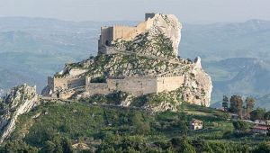 La storia da favola di Sebastiano e il Castello di Mussomeli