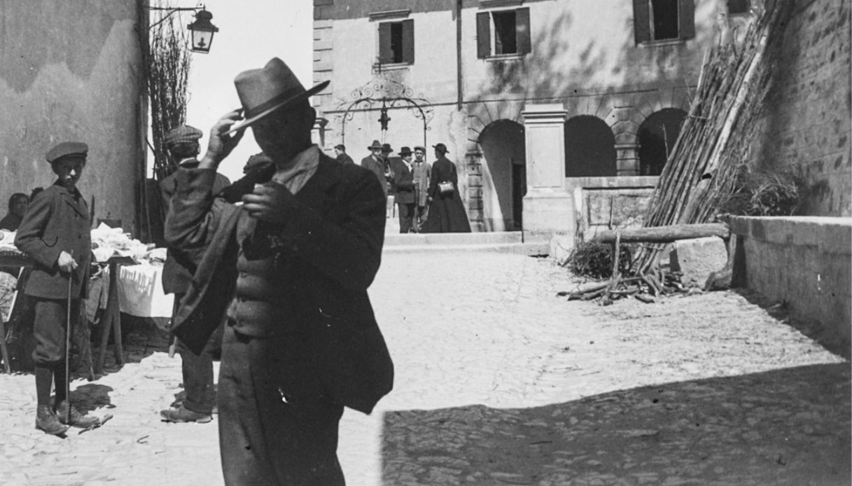 Chi è Cufter, il misterioso fotografo del passato star dei social