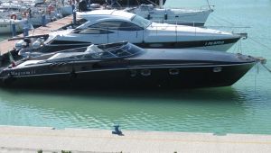 Yacht Magnum Marine