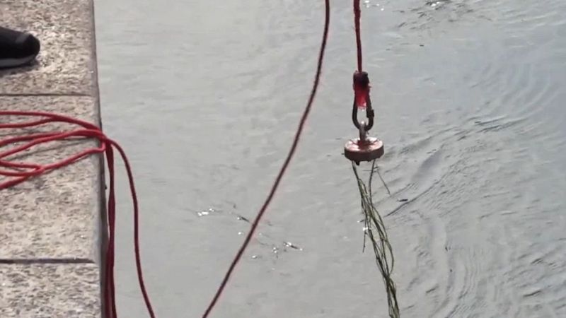 Magnet Fishing