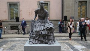 Milano prima statua per una donna