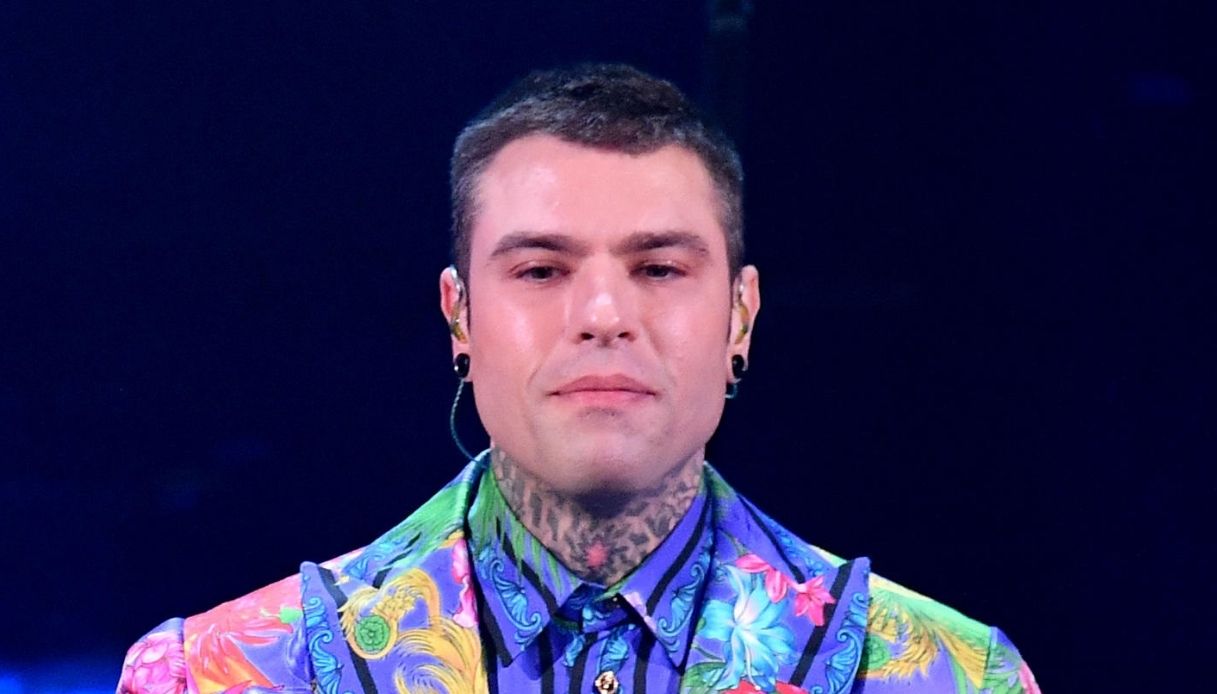 Ai Musei Reali di Torino il corpo di Fedez diventa una statua