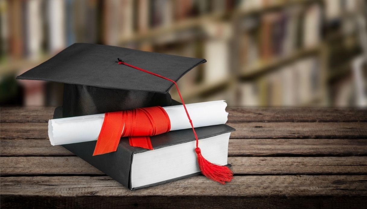 Report Università: stipendi e contratti a un anno dalla laurea