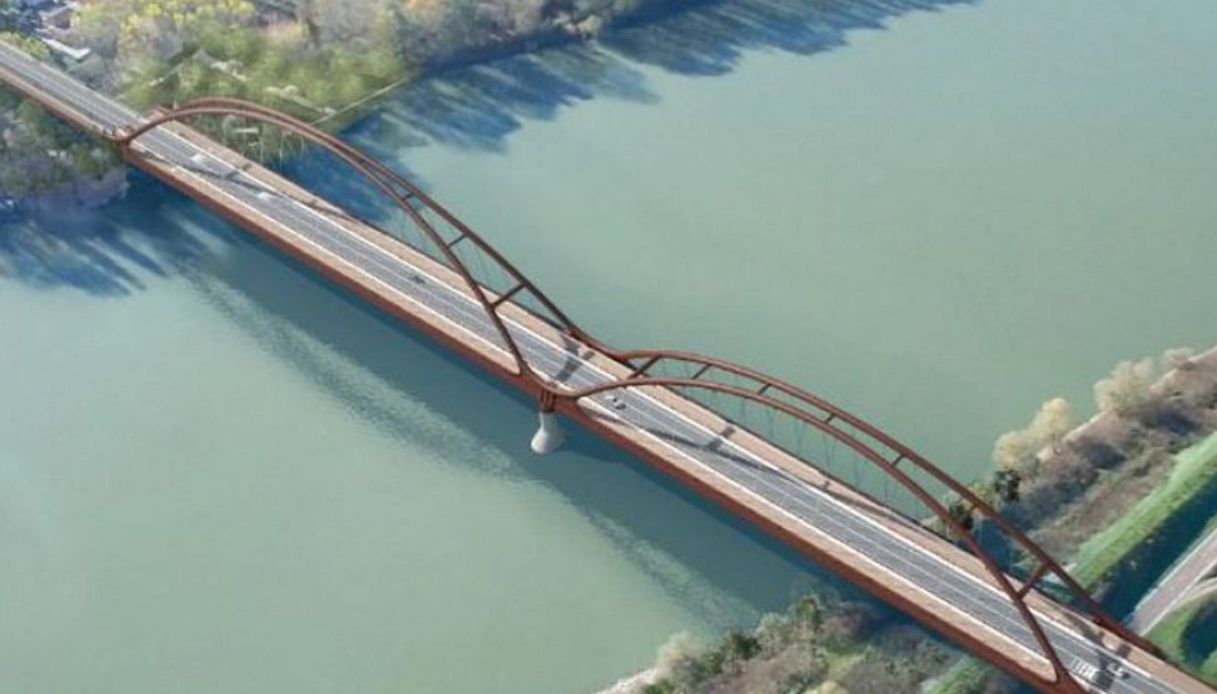 Fiume Po, nuovo ponte da record