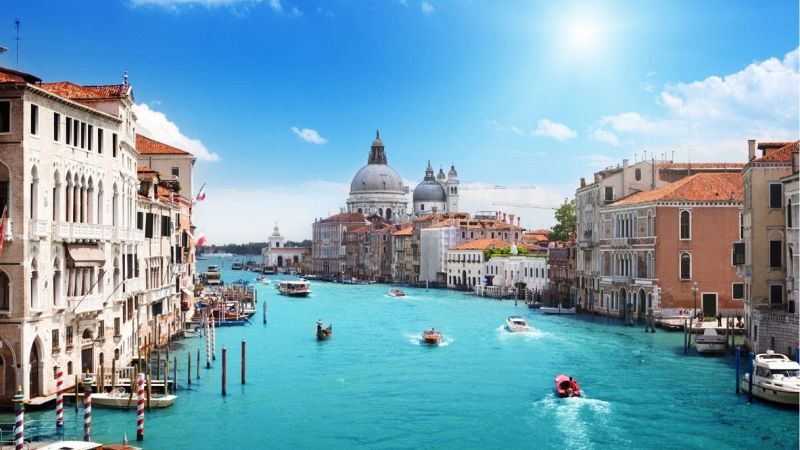 Le Monde contro Venezia
