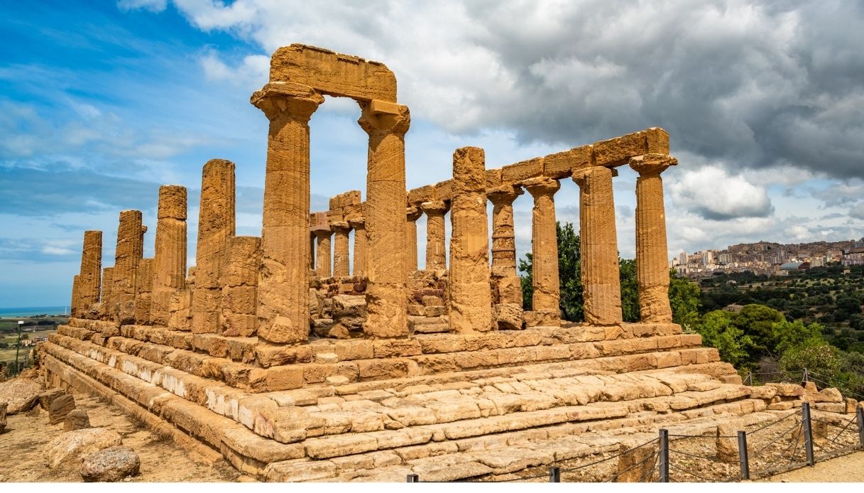 Tra i templi di Agrigento spunta un antico santuario
