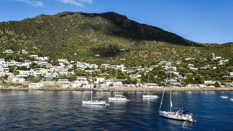 I prezzi delle case all'asta alle Eolie