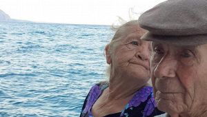 Coppia 90enne prima gita in mare in Sardegna