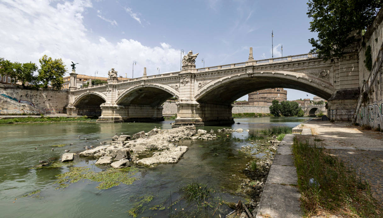 Cosa è stato trovato nei letti dei fiumi italiani in secca