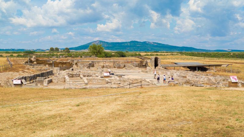 Vulci: scoperta un'urna cineraria di tremila anni fa