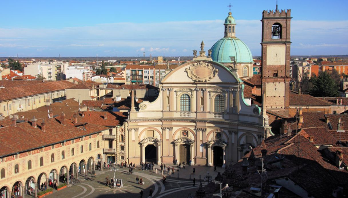 Duomo di Vigevano, l'altare d'oro da un milione è un caso