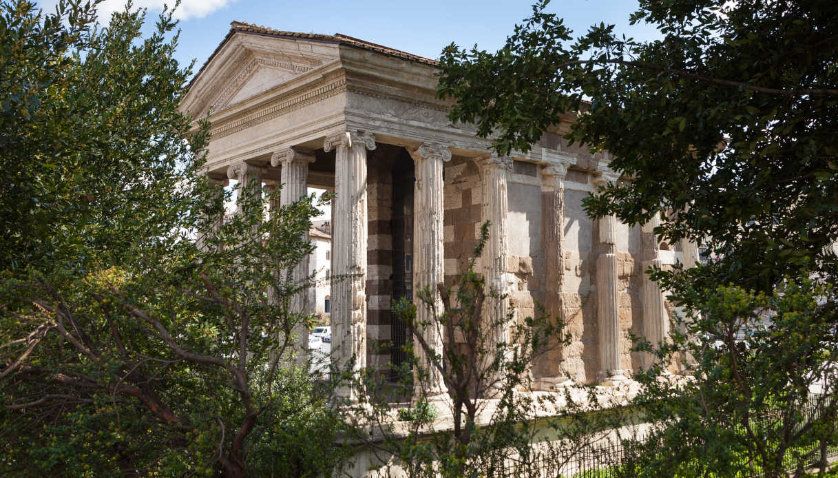 Il tempio di Portuno, a Roma, abbandonato nel degrado