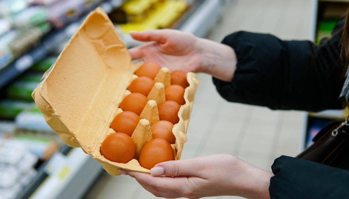 Quanto sono davvero fresche le uova nei supermercati italiani