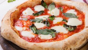 Quanti miliardi di pizze si mangiano in Italia in un anno