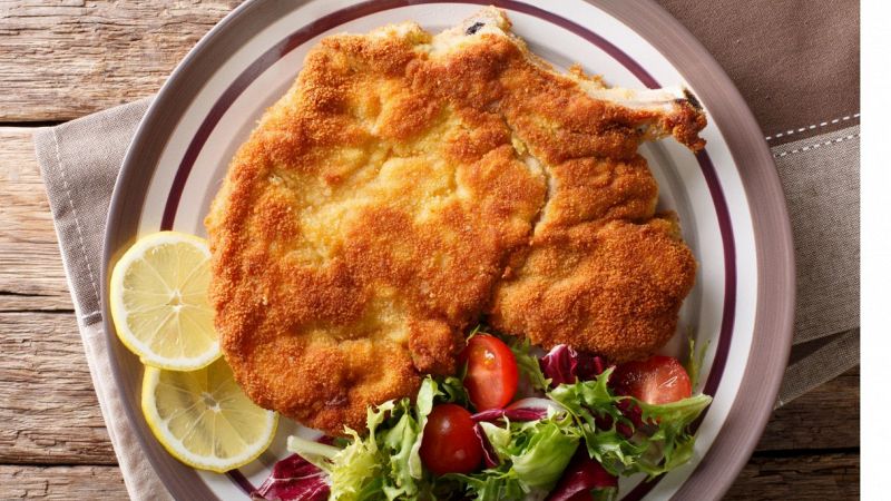 La cotoletta “alla milanese” è nata a Napoli