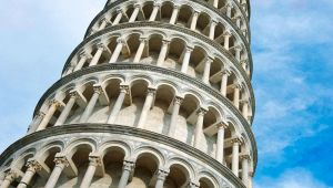 La Torre di Pisa si sta raddrizzando