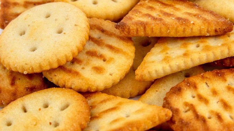 I 10 migliori snack salati tra cracker e patatine, la classifica di  Altroconsumo