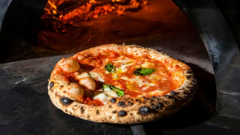 Grandi e la nuova polemica: La pizza a Napoli era una schifezza