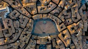 Scheletro ritrovato in centro a Siena: l'ipotesi sul ritrovamento