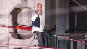 Il funambolo Andrea Loreni a Milano: camminerà tra i grattacieli