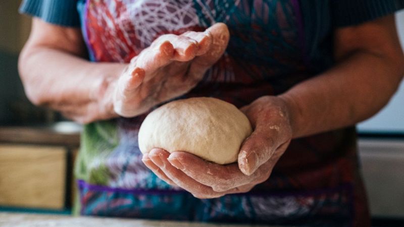 Nonna in cucina