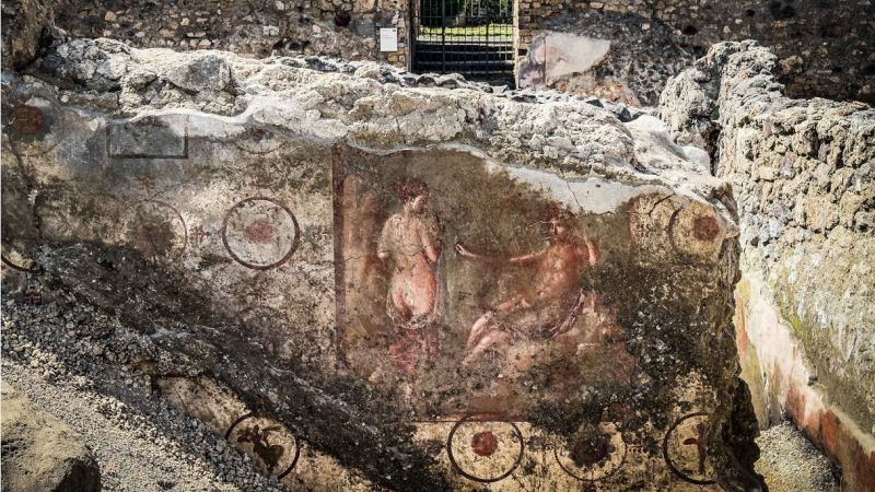 Pompei, scoperti nuovi affreschi e i corpi di tre vittime dell'eruzione