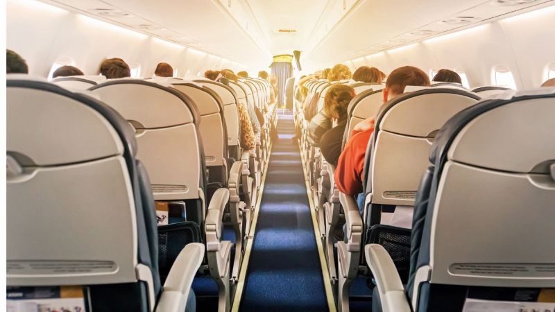 Aereo atterra in Veneto: annuncio dello steward