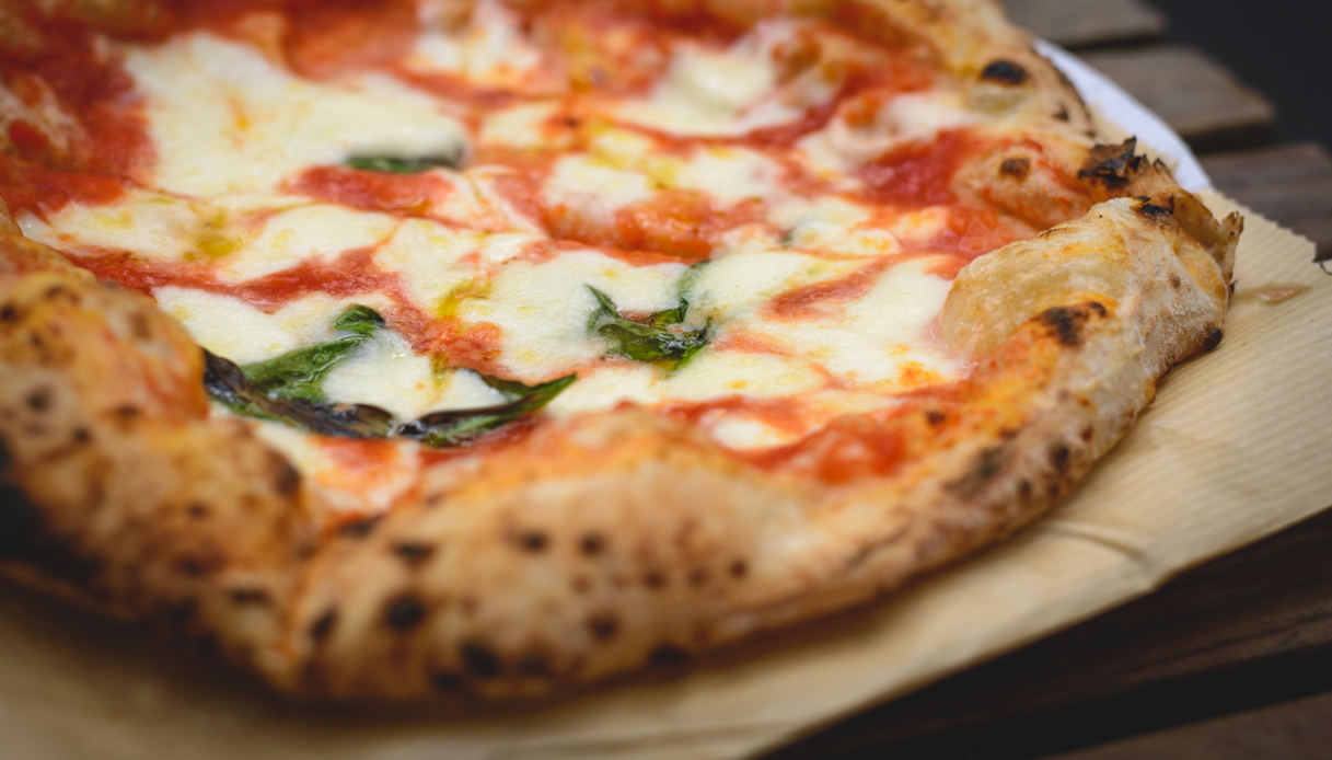 Pizza frullata a Napoli: la vicenda