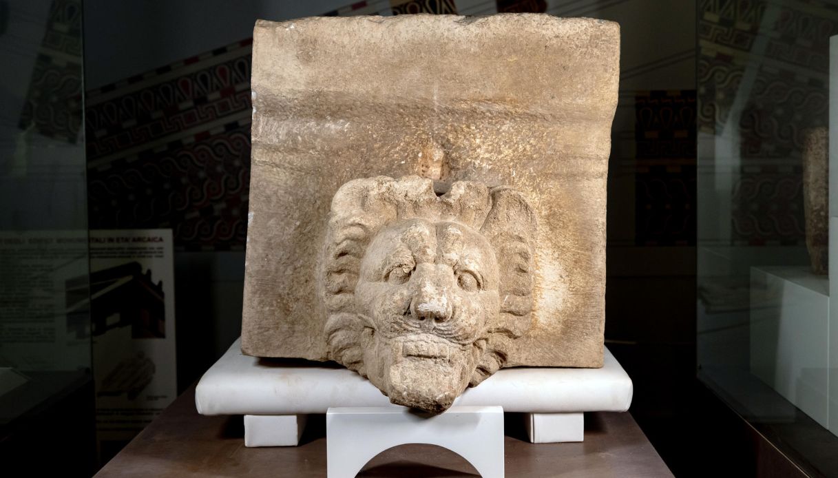 A Selinunte trovata testa di leone in marmo