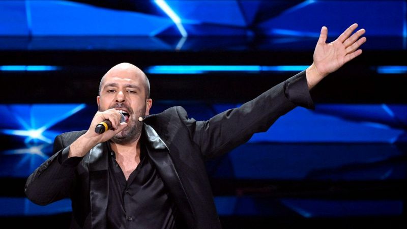 Checco Zalone sul caro prezzi in Puglia