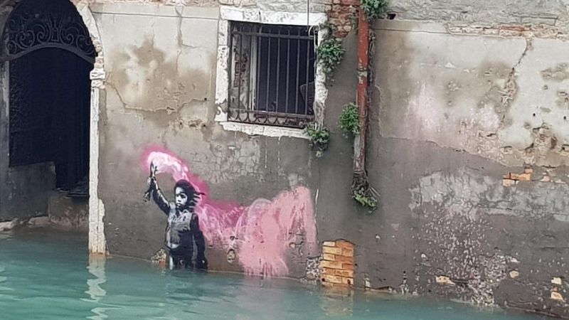 Il murale di Banksy a Venezia