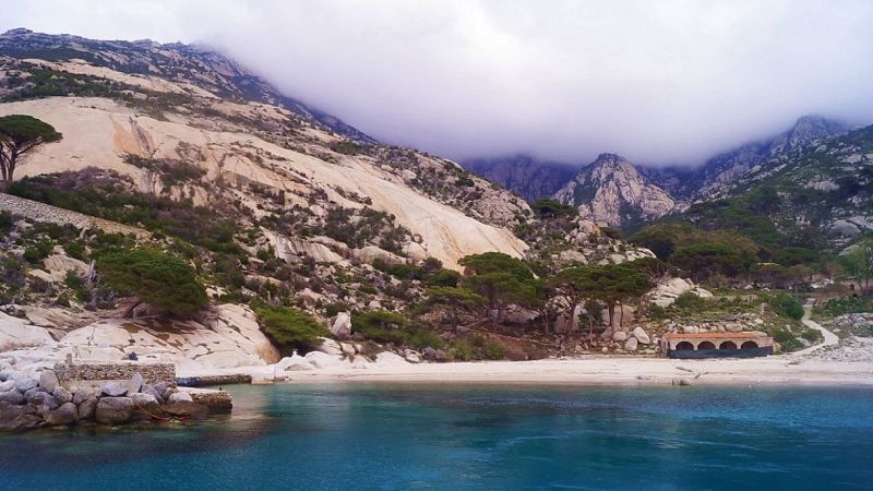 Tutti vogliono visitare l'isola di Montecristo
