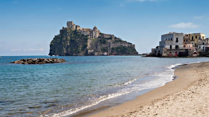 Flacone di detersivo arriva a Ischia
