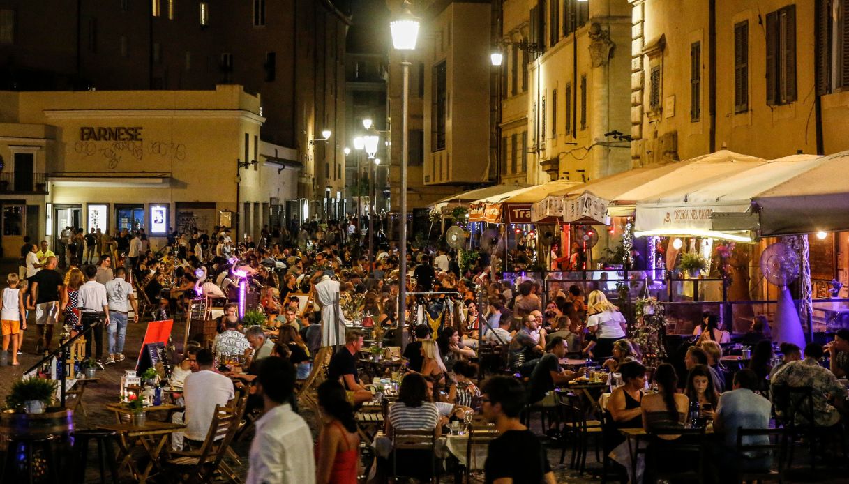 La classifica delle 10 migliori città italiane per la movida