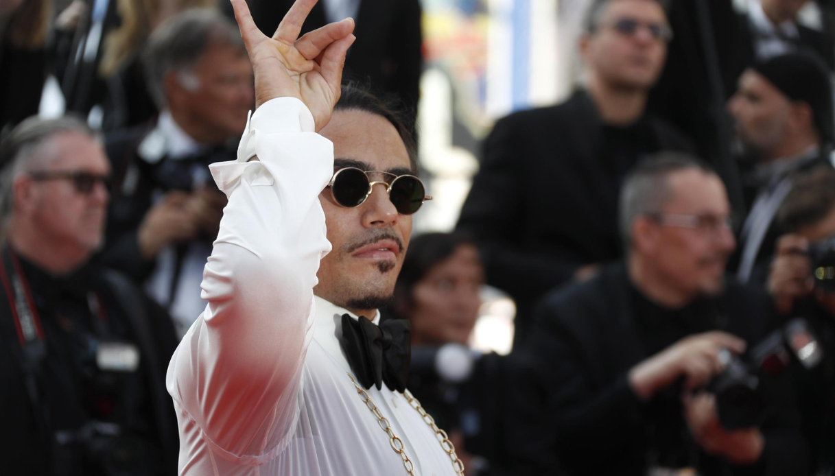 Salt Bae inaugura il suo primo ristorante in Italia a Roma