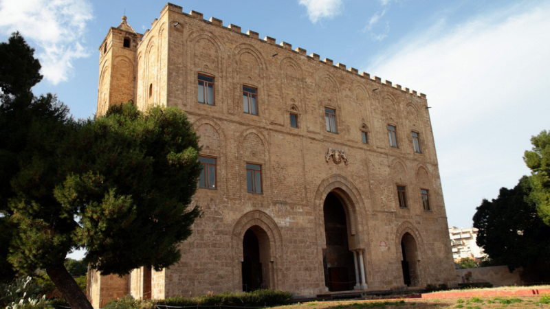 luoghi-misteriosi-italia-palazzo-zisa-palermo-diavoli