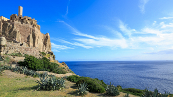 Storica fortezza di San Giorgio sull'isola di Capraia in vendita