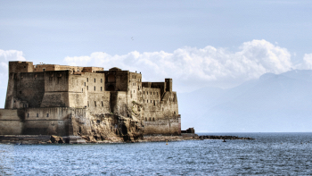 Al largo di Castel dell'Ovo a Napoli l'immersione di un tesoro per esperimento subacqueo