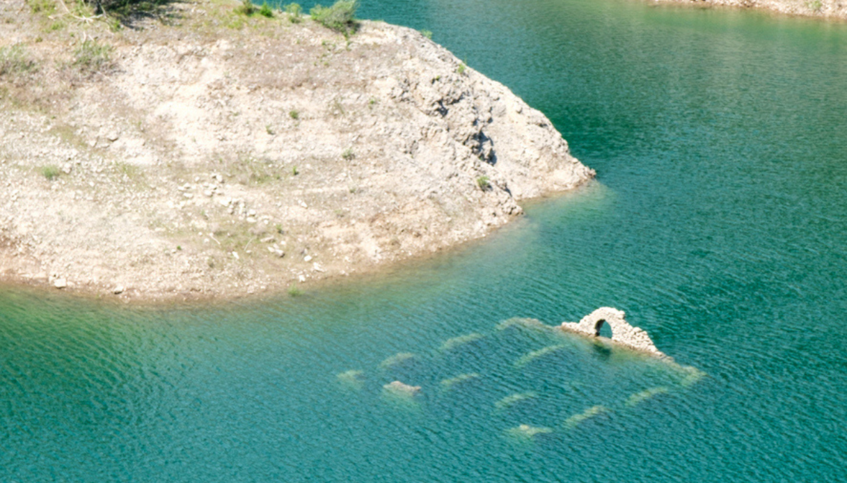 Antica dogana tra Italia e Austria riemerge dal lago di Valvestino