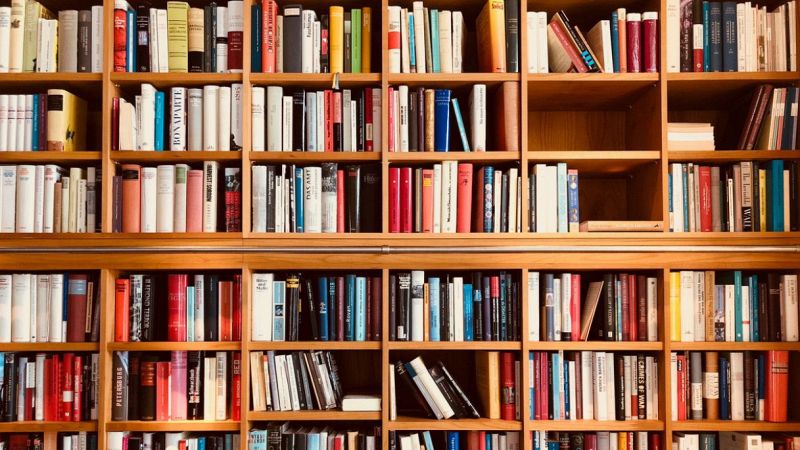 Libreria "svuotata" Milano