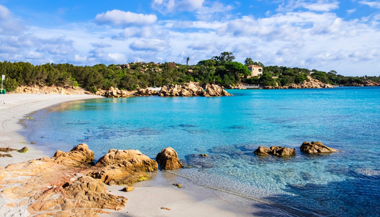 Spiaggia di Capriccioli a numero chiuso