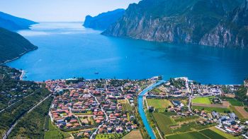 Oggetti più curiosi smarriti sul lago di Garda dai turisti