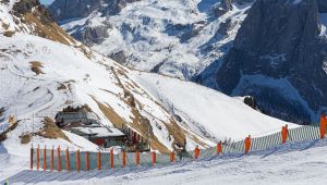 Fredarola di Canazei: bufera sul rifugio chic