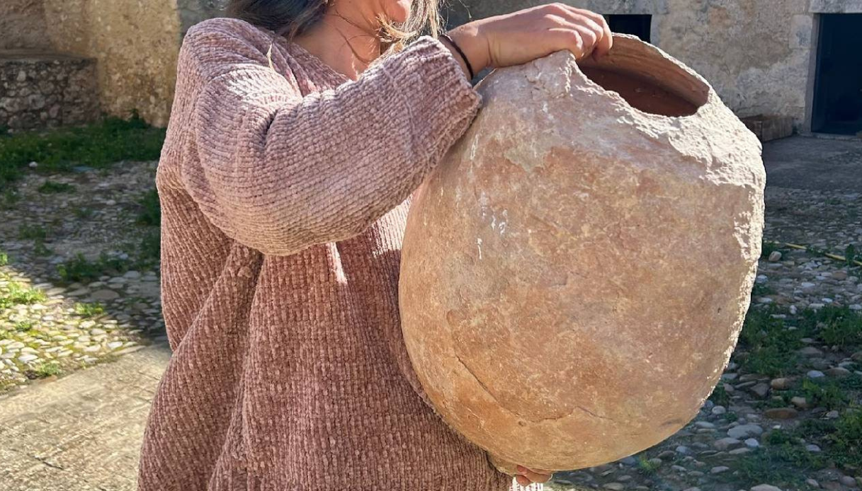 Resti alimentari di 2300 anni fa in anfora antica siciliana