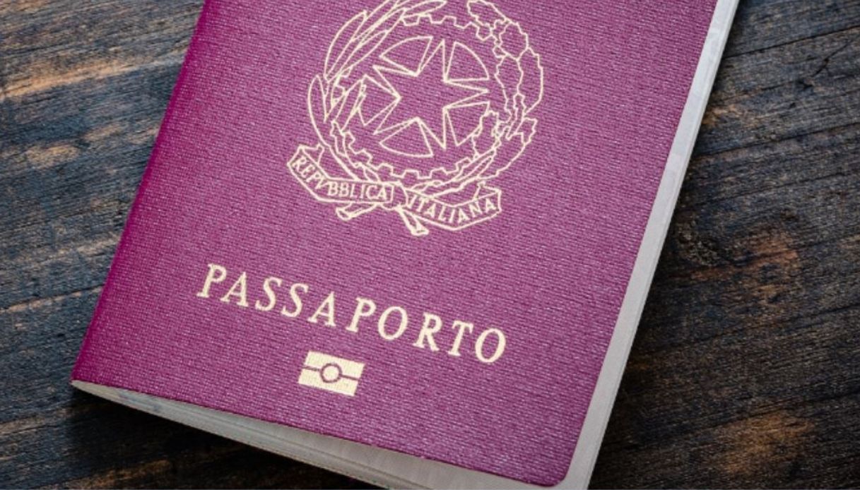 Passaporti più potenti al mondo, Italia terza: la classifica