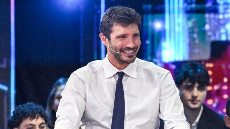 Stefano De Martino compra un tram