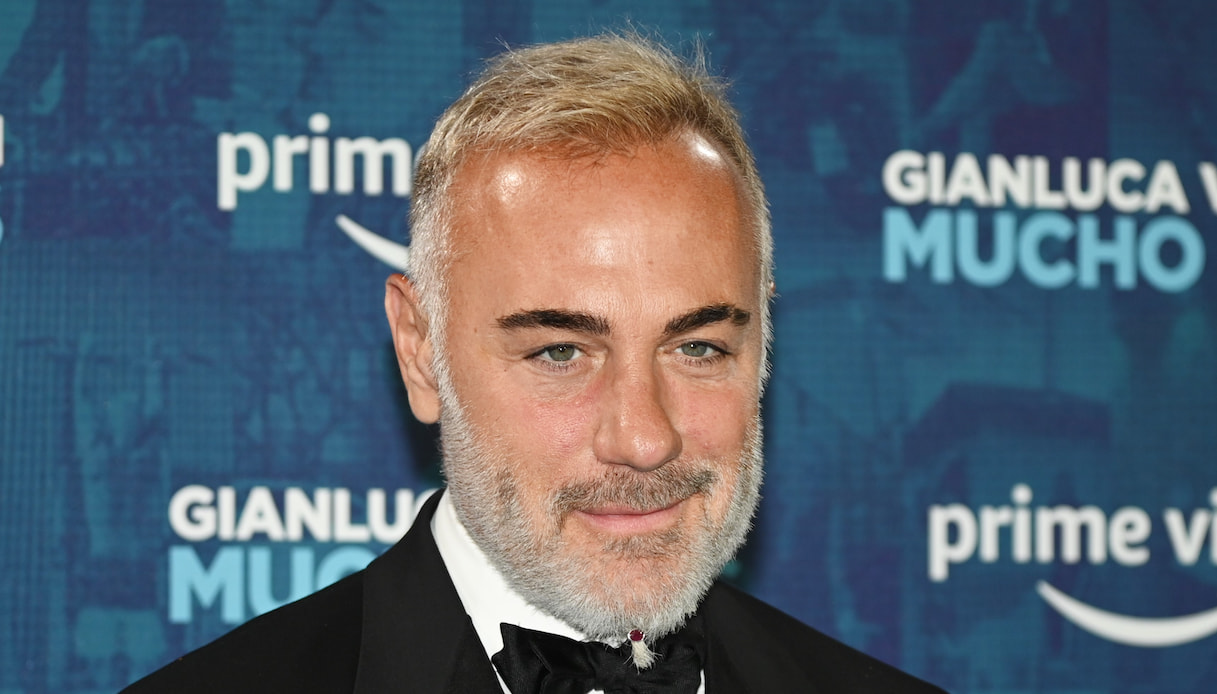 La villa di Gianluca Vacchi in Sardegna è un caso: quanto vale