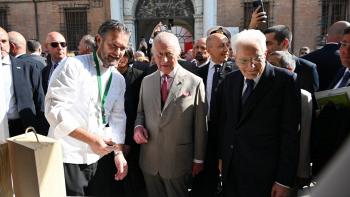 Cracco cucina per Re Carlo e Camilla a Ravenna