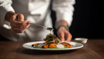 Ristorante stellato cerca assaggiatori a 1000 euro